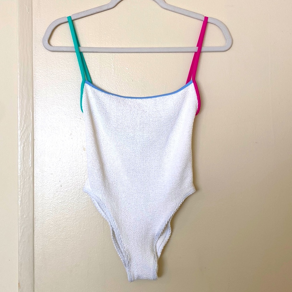 Gorgeous Australian swimming/bodysuit